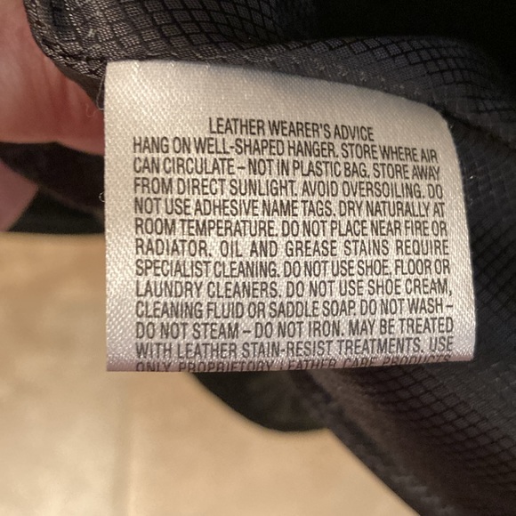 Men's Italian black leather jacket. Fully lined. Super soft. Lots of pockets - Picture 5 of 5